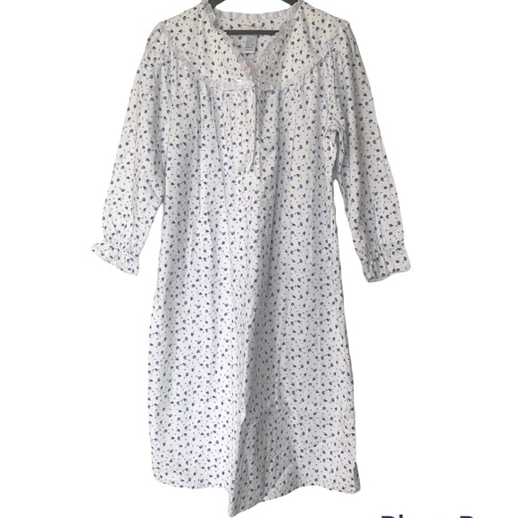 Rare Find 🍀NWT Floral Night Gown - Picture 1 of 3